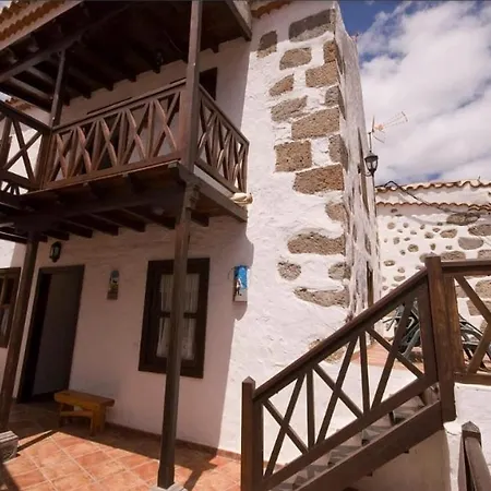 Semesterbostad Casa Rural Pino Diaz Fátaga